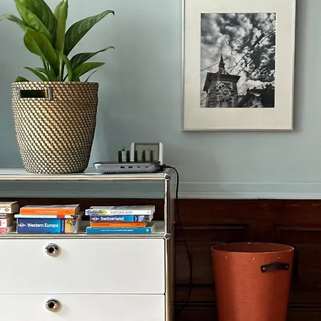 Steps To Sites And Lots Of Space Too!