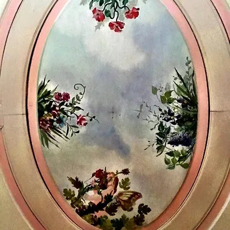 Wake Up In Old Town Queen Bed Fast Wifi Berna