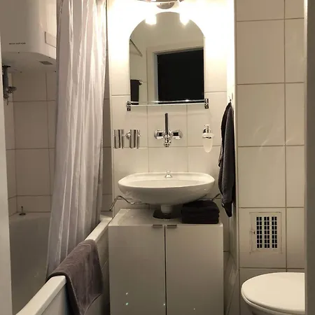 Wake Up In Old Town Queen Bed Fast Wifi