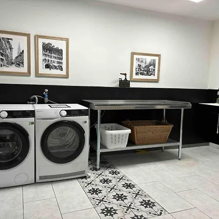 Wake Up In Old Town Queen Bed Fast Wifi 베른