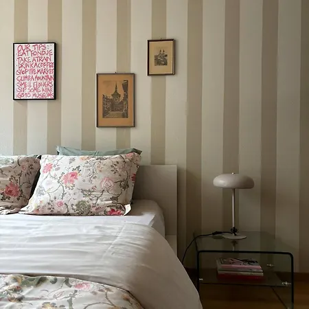 Wake Up In Old Town Queen Bed Fast Wifi Apartament