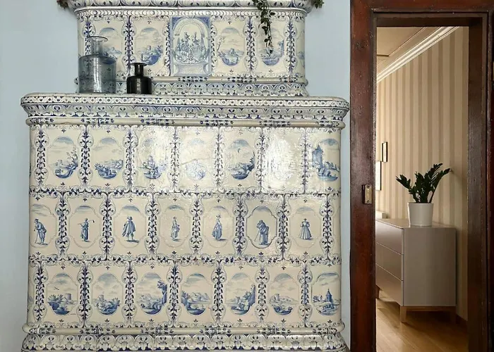 Wake Up In Old Town Queen Bed Fast Wifi * برن